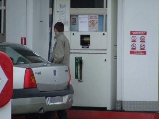 Băsescu, la întâlnirea cu FMI: Nu susţin introducerea unei accize la carburanţi